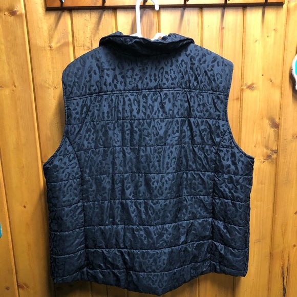 Kenneth Cole Reaction Vest - Picture 3 of 3